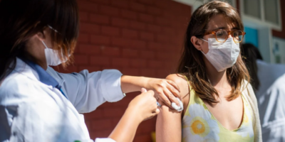 Covid-19: Prefeitura autoriza 4ª dose para todos com mais de 18 anos