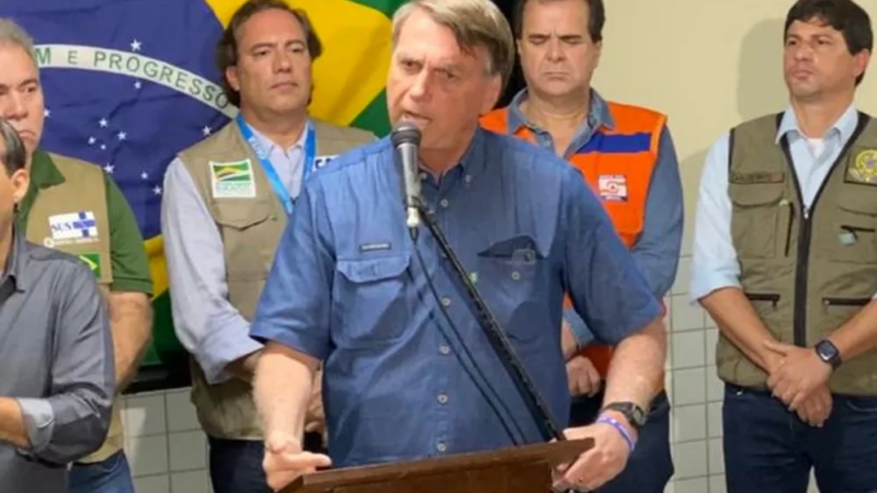 Bolsonaro diz que vai a debates no primeiro turno ‘se Lula for’