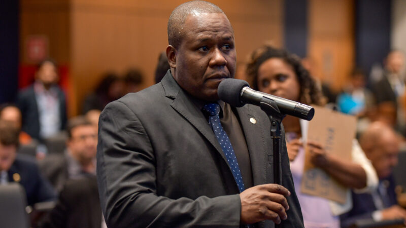 Alerj aprova projeto que proíbe nomeação de pessoas condenadas por racismo ou injúria racial