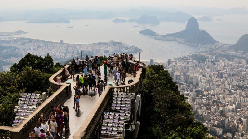Rio de Janeiro cria dia para celebrar fim das restrições contra covid