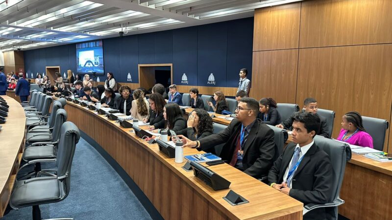 Alerj encerra hoje a Semana do Parlamento Juvenil