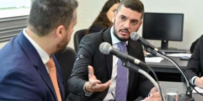 PL que pretende extinguir a UERJ sai de pauta