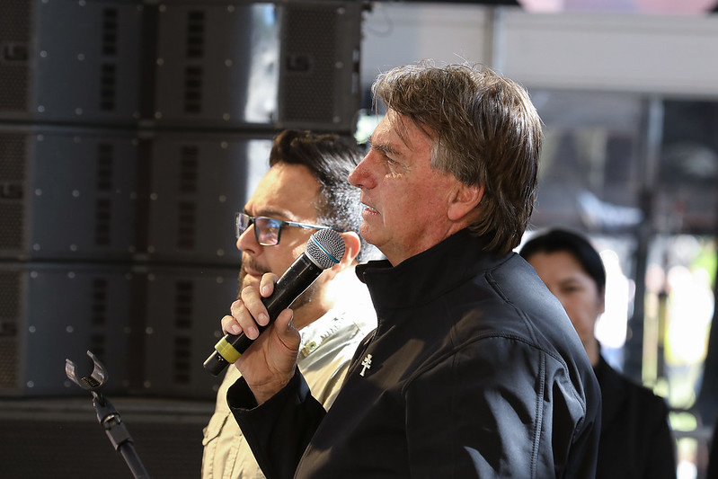 Bolsonaro: Brasil não aguenta mais reajuste de combustíveis