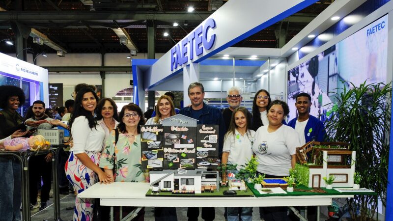 Faetec participa da abertura do RIW com palestras de professores e projetos de alunos