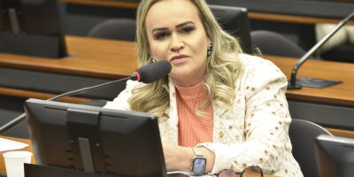 PL que obriga serviços assistenciais a notificarem maus-tratos contra idosos avança na Câmara