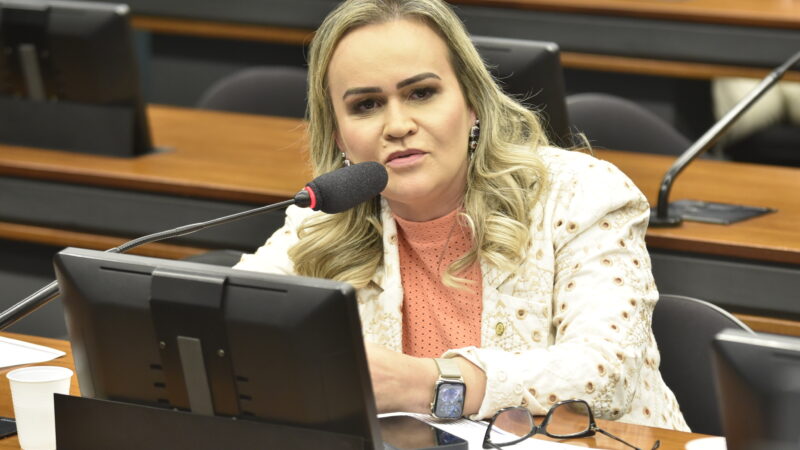 PL que obriga serviços assistenciais a notificarem maus-tratos contra idosos avança na Câmara