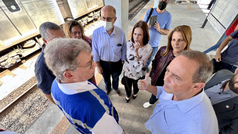 CPI dos Trens: Deputados vistoriam ramal de Santa Cruz e constatam precariedade do serviço
