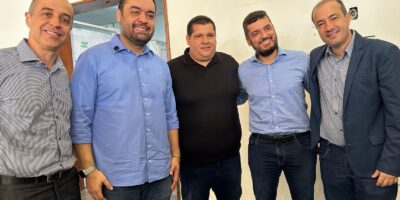 Deputado fiscaliza obra do Hospital Estadual de Oncologia, em Nova Friburgo, ao lado do governador do Rio