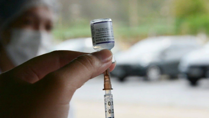 Rio tem 28 mil doses da AstraZeneca com validade até esta terça-feira