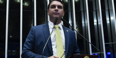 Flávio Bolsonaro apresenta projeto que amplia o rol de crimes hediondos