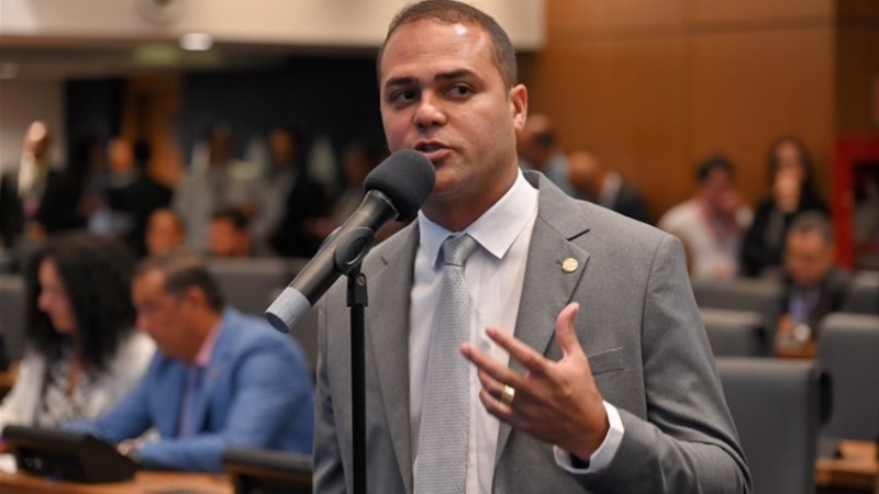 Nova Iguaçu: deputado denuncia concessionária por impedir revitalização da iluminação pública