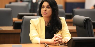 Deputada Rosane Felix critica livro da American Girl