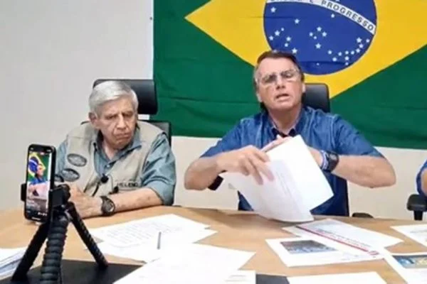 Bolsonaro chama de ‘estupro’ lucro da Petrobras