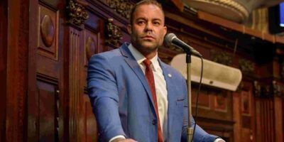 Surfista Pedro Scooby será homenageado na Alerj por salvamentos no Rio Grande do Sul