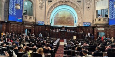 Parlamento Juvenil da Alerj comemora 20 anos e dá posse a 98 novos membros