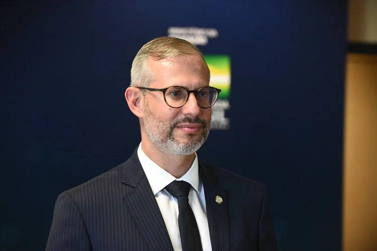 Bolsonaro se reúne pela 1ª vez com min. da Educação