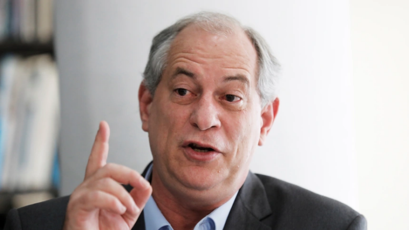 Ciro: país amanhecerá em guerra se Lula for eleito