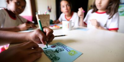 Câmara aprova MP que regulamenta ensino domiciliar