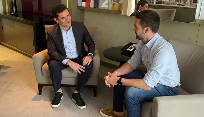 Moro se reúne com Tebet e Leite para “união de centro”