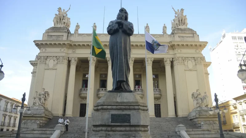 Palácio Tiradentes recebe a exposição ‘Arte Tribal Africana’