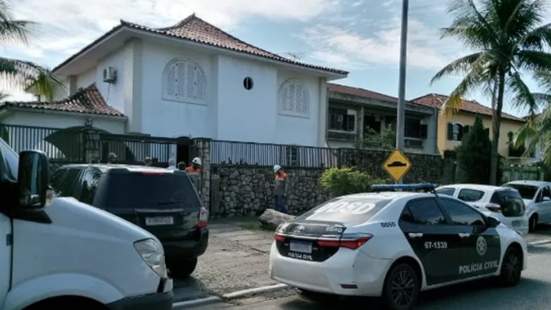 Mulher é presa por furto de energia em casa de luxo na Barra da Tijuca