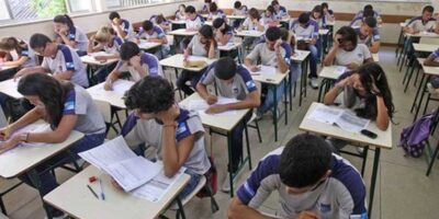 Estado do Rio: escolas poderão ter que emitir certificados e históricos escolares em dois idiomas