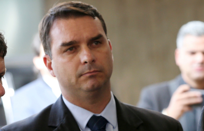 A punição que Flávio Bolsonaro defende a quem furta petróleo
