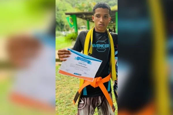 PM afasta policiais após morte de rapaz