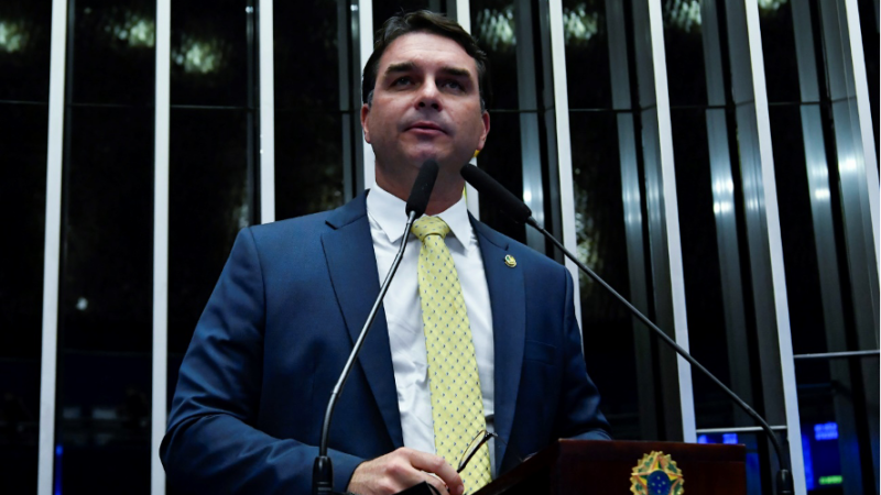 Senador Flávio Bolsonaro destina R$ 800 mil para reabilitação de pacientes