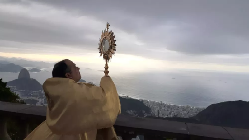 Veja o que abre e fecha no RJ no feriado de Páscoa