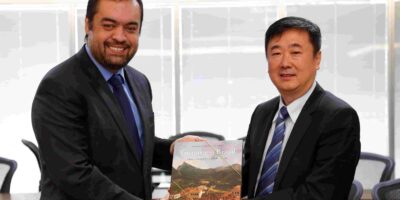 Cláudio Castro celebra 10 anos de parceria entre o Governo do Estado e universidade chinesa