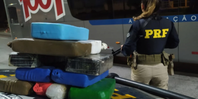 PRF apreende 10 tabletes de cocaína em Piraí