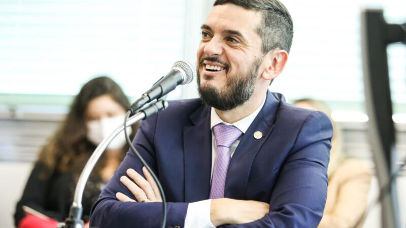 Lei garante reajuste anual e expansão do auxílio-transporte dos servidores da Uenf