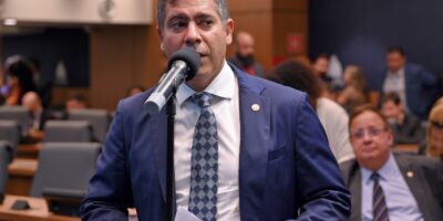 Deputado Dr. Serginho disponibiliza máquinas e recursos para ajudar vítimas das chuvas na Região dos Lagos