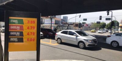 Após quarta redução da Petrobras para distribuidoras, gasolina já é vendida abaixo de R$ 5 no Rio