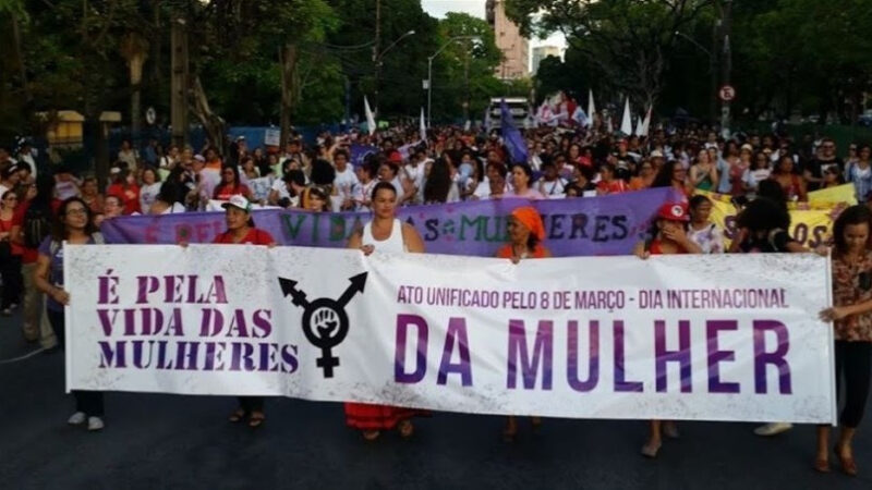 Agora é lei: mulheres terão direito à meia-entrada em eventos culturais e esportivos no 8 de março