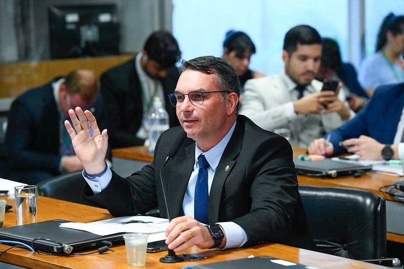 Sob relatoria de Flávio Bolsonaro, Lei Geral do Turismo começa a tramitar