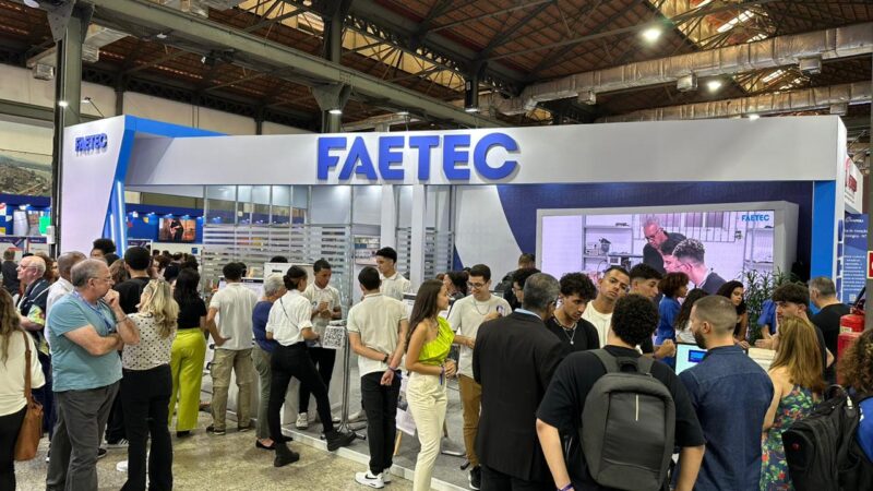 Alunos da Faetec apresentam projetos na Rio Innovation Week 2023