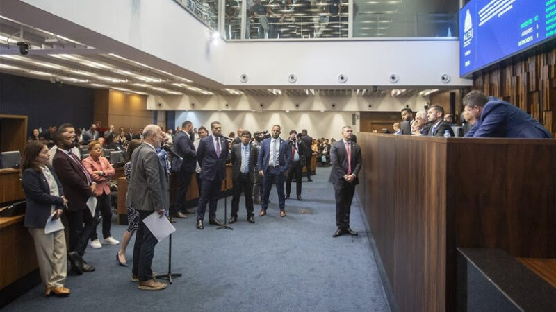 Alerj aprova projeto que prevê reclassificação em concursos com questões anuladas pela Justiça