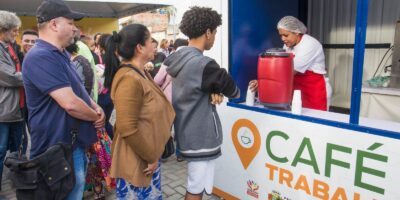 Programa Café do Trabalhador completa dois anos e soma mais de cinco milhões de kits distribuídos
