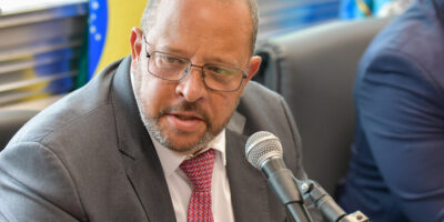 Deputado Guilherme Delaroli defende menos tempo para concessão do Vale Social