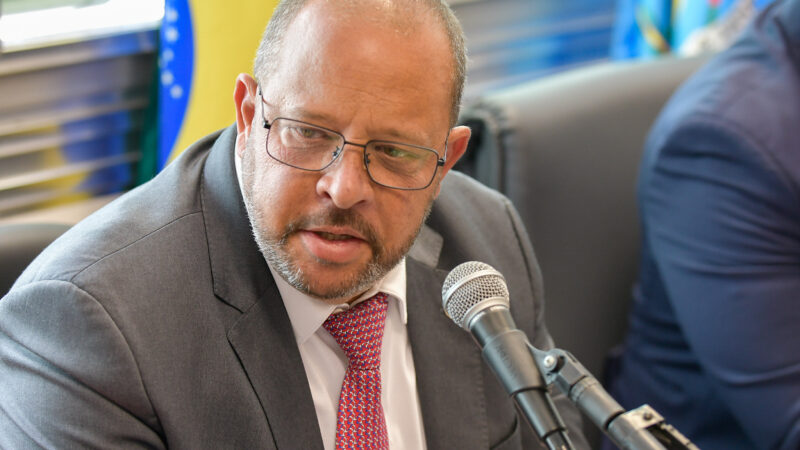 Deputado Guilherme Delaroli defende menos tempo para concessão do Vale Social