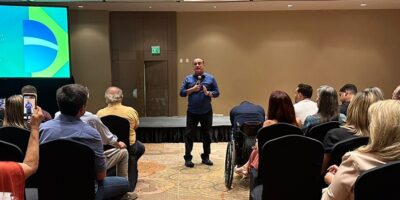 Onyx Lorenzoni lança livro sobre trajetória política de Jair Bolsonaro