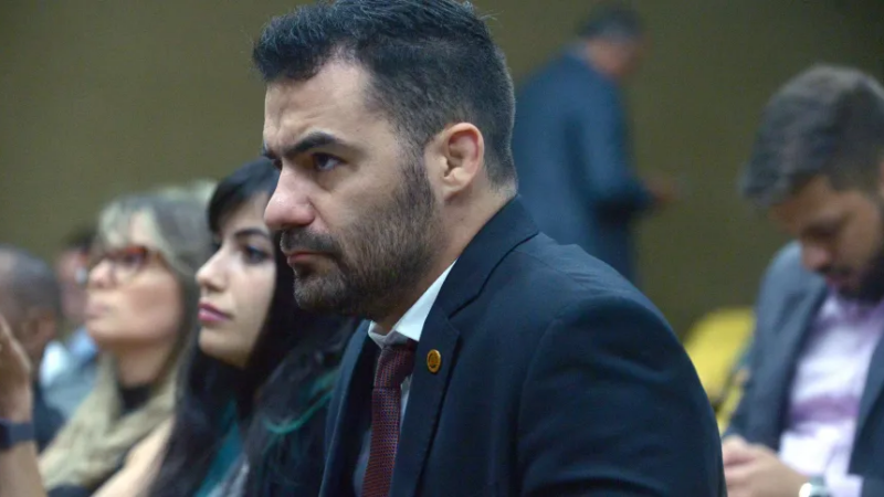 Comissão aprova perda de mandato de Arthur do Val por quebra de decoro