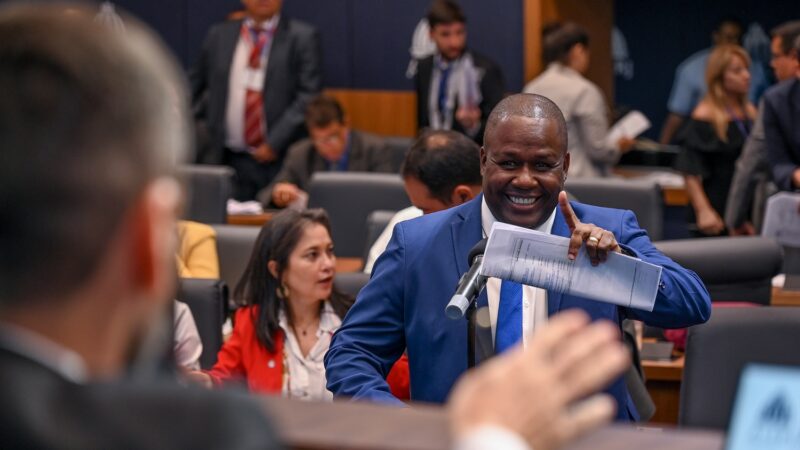 Escolas estaduais em Nova Iguaçu receberão mais de R$ 815 mil para reforma e melhorias na infraestrutura