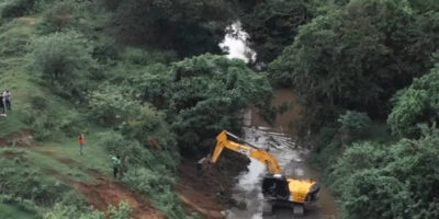 Rios de Itaboraí passam por limpeza e desassoreamento