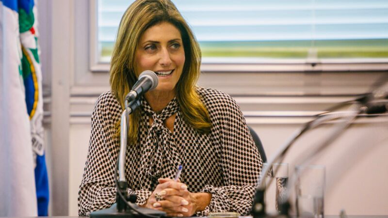 Deputada Célia Jordão quer criar Cartão Educação para alunos e professores do RJ