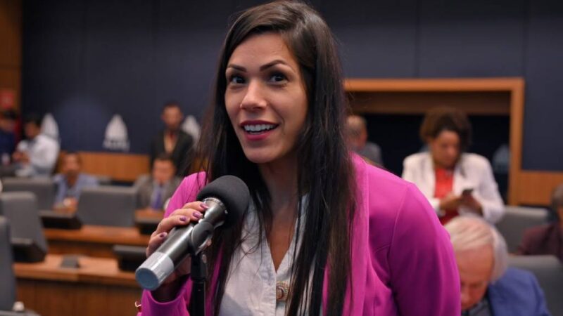 Índia Armelau vai receber homenagem por ajudar vítimas das chuvas no Sul