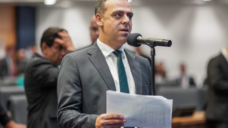 Alerj aprova projeto que viabiliza a equiparação salarial para servidores da Faetec