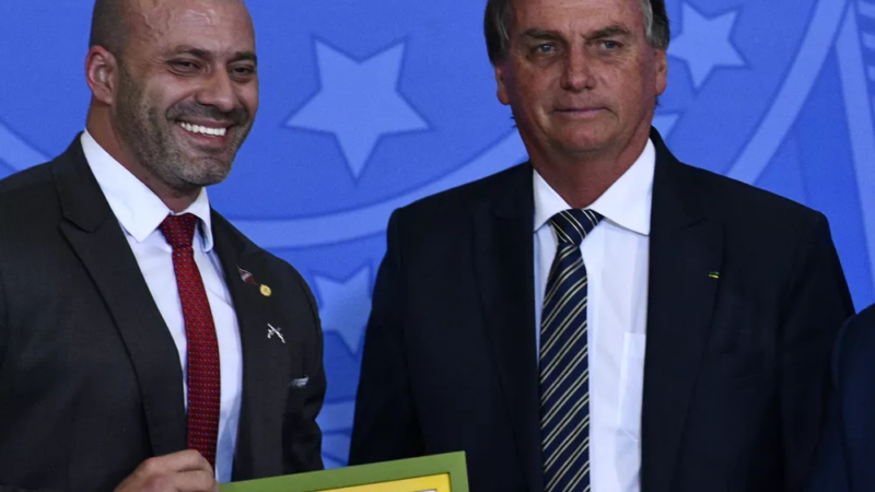 AGU ao STF: perdão a Silveira é constitucional